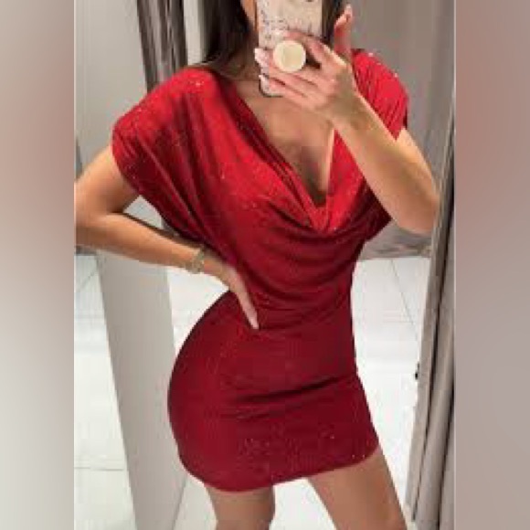 ZARA NWT SHORT DRESS WITH RHINESTONE SHOULDER PADS SIZE M red Valentine’s day - Picture 4 of 16